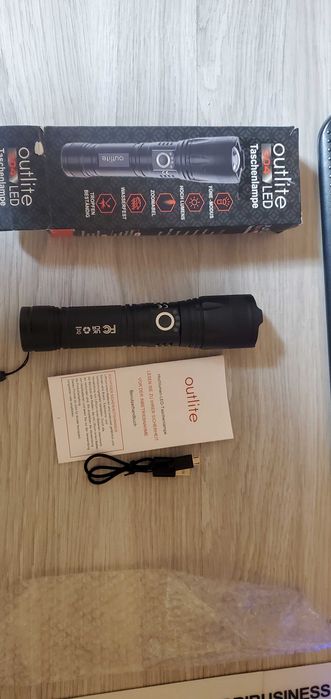 Светодиодный фонарик Outlite 304