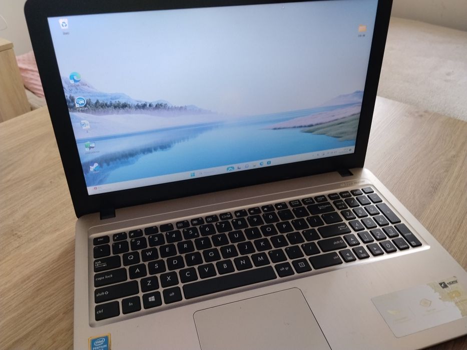 Laptop Asus      .