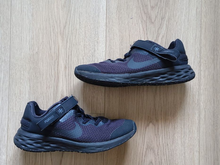 Nike revolution 6 flyeasy 33.5