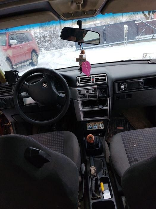 Продам машину на повному ходу сів поїхав