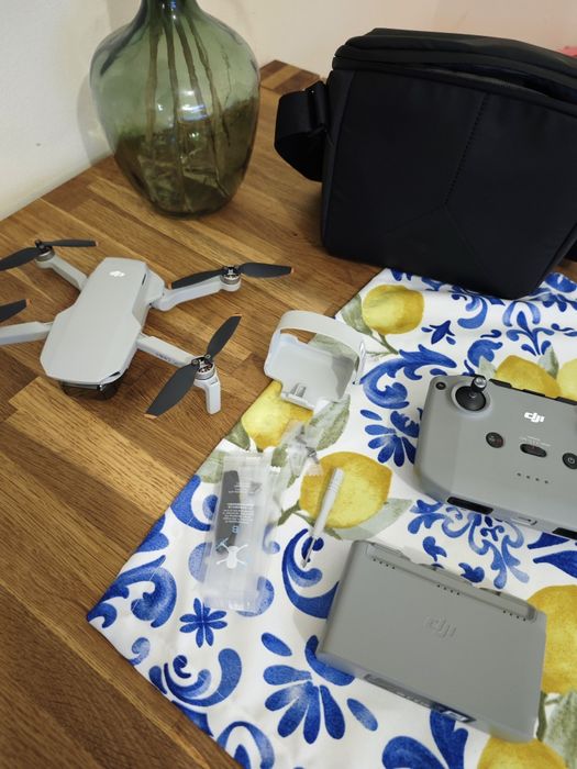 Drone DJI mini 2 se FLY more combo