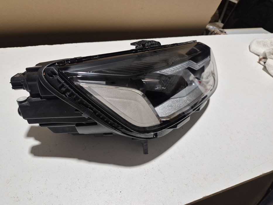 Lampa przód prawa Audi A4 B9 lift. 8W0.941.012