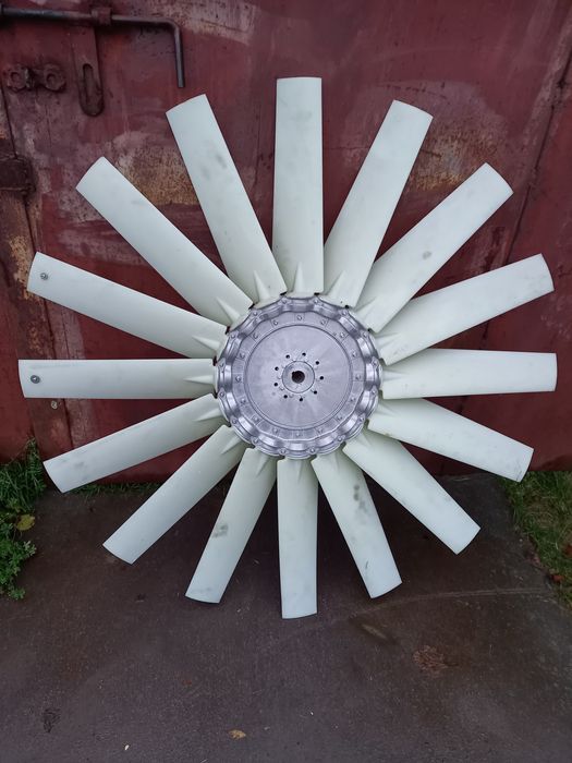 Крильчатка охолодження двигуна