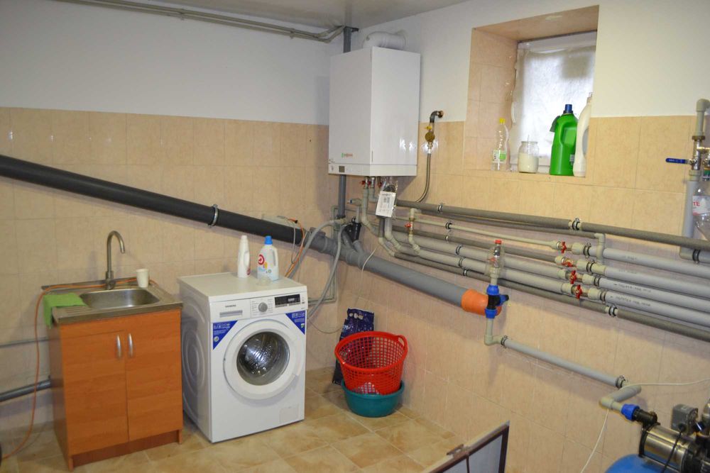 Продам просторий будинок біля річки. с. Літки, Броварськийр-н.