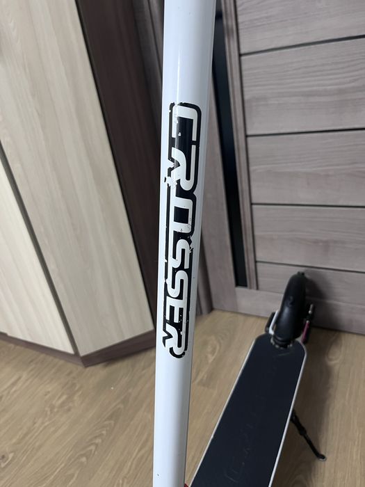 Терміново продам електросамокат CROSSER E9