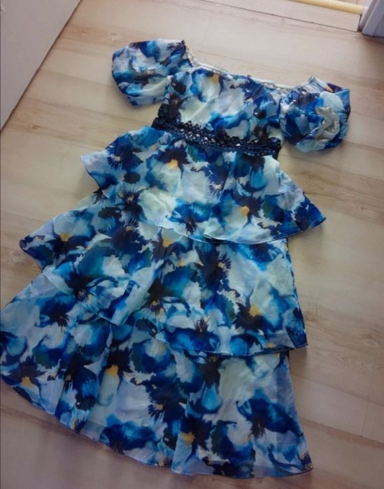 Elegancka sukienka falbany kwiaty bratki wesele L