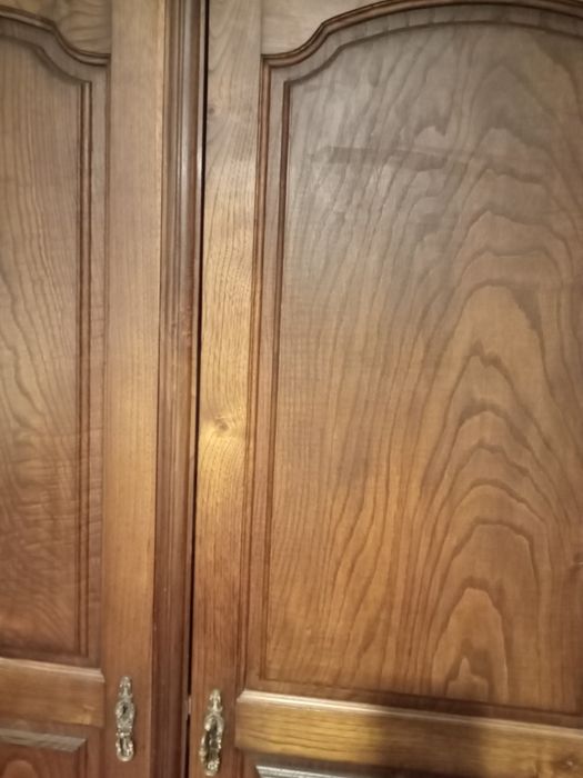 Roupeiro todo madeira maciça