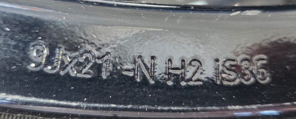 Felgi z oponami letnimi BMW  IX I20  9x21 ET35 5x112