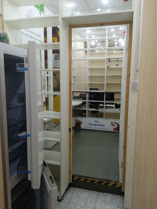 Продам торгове приміщення 44,2 м², вул. Ю. Зойфера 3 (р-н Держром) - Власник