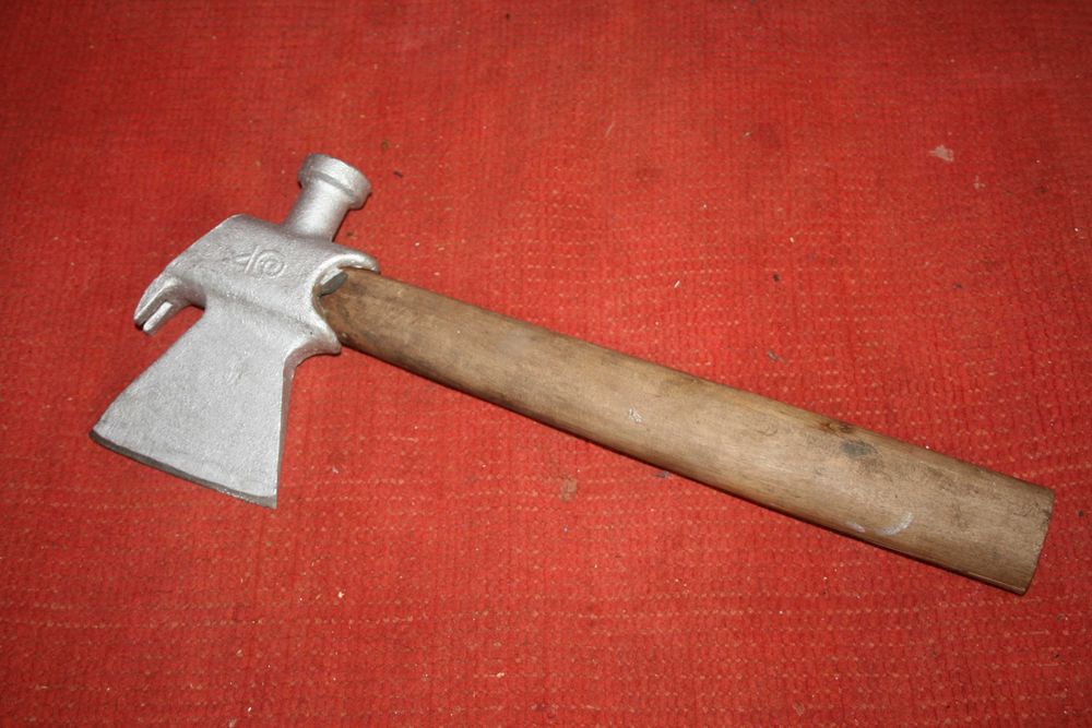 Продам сокиру - молоток