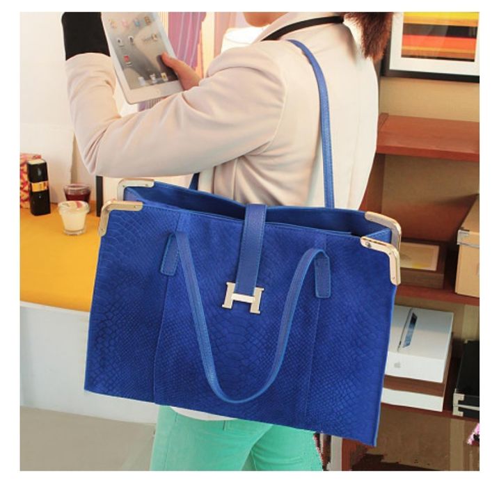 Сумка жіноча зручна стильна