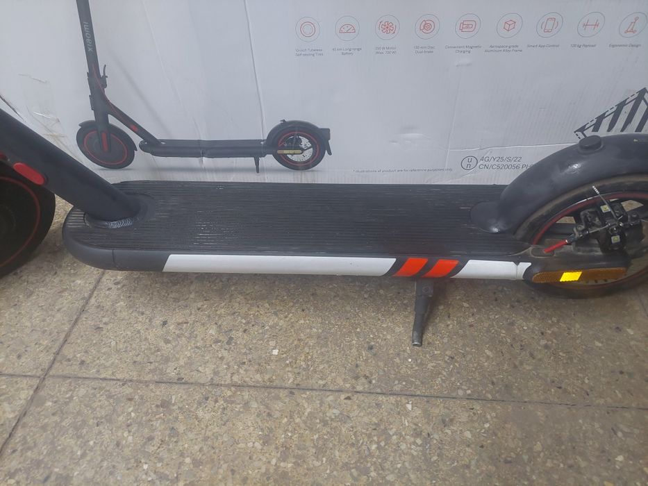 Електросамокат Xiaomi Electric Scooter Pro 4