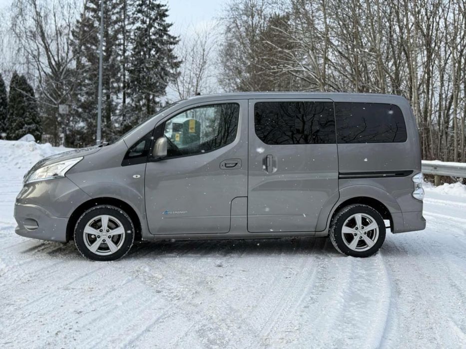 Nissan e-NV 200 Evalia (40 квт/ пасажир 7/ тепловий насос/ підігрів)