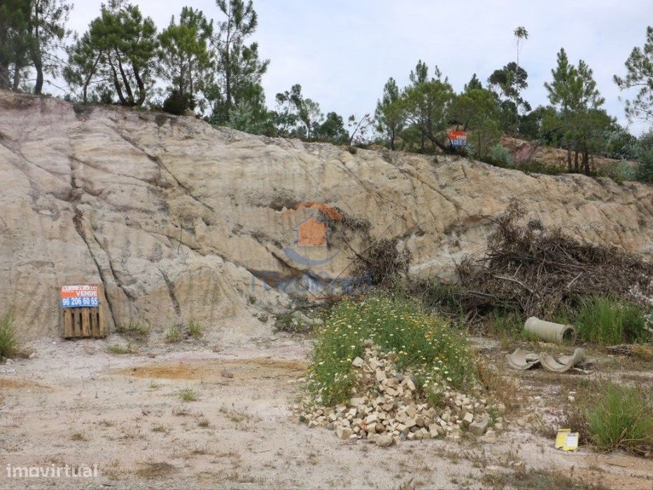 Residential Plot of 792 m² | Torres Vedras
