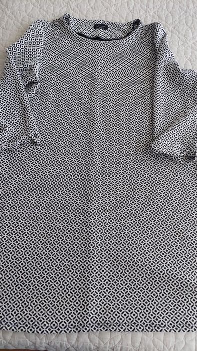Vestido evase da marca CeA