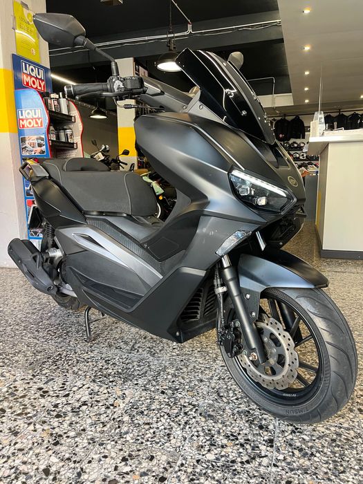 Keeway Vieste 125 de 2021 KEY LESS RIDE Uma Scooter pratica e economica