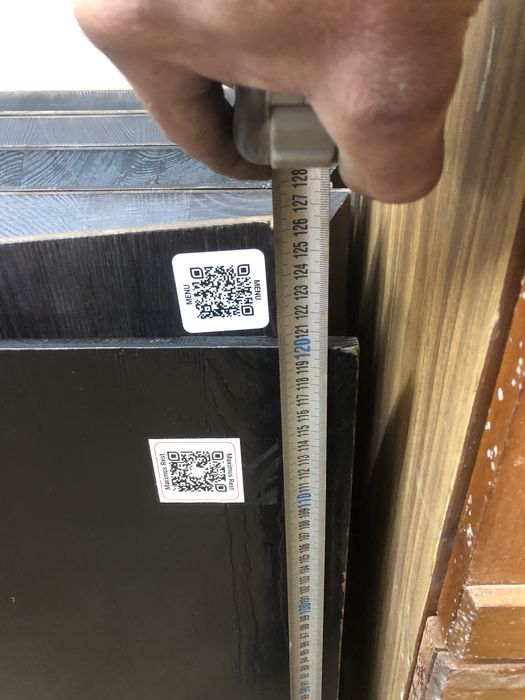 Стільниці з натуральної деревини в непоганому стані