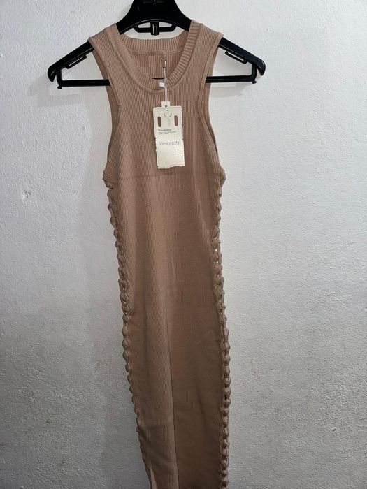 Vestido comprido bege