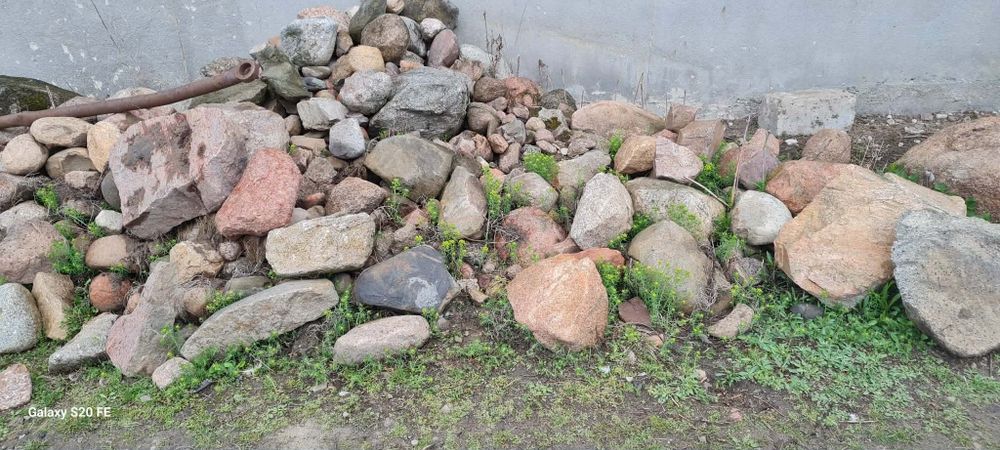 Kamienie (do skalniaku , do ogrodu)