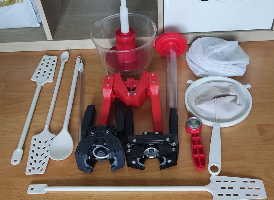 Material diverso para fazer e engarrafar cerveja e outras bebidas