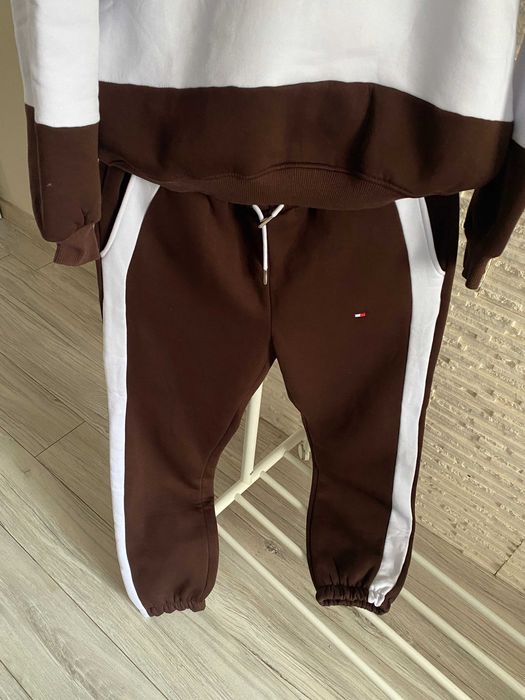 Tommy nowy mięsisty dres paski czekolada logo