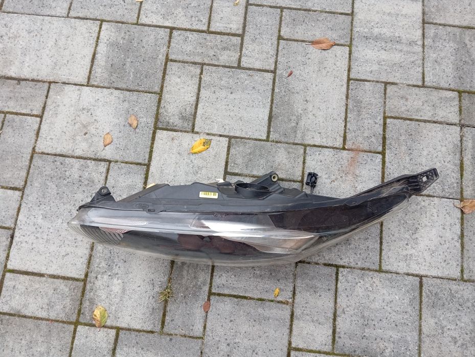 Lampa reflektor lewy przód Ford Fiesta mk7 Lift Europa