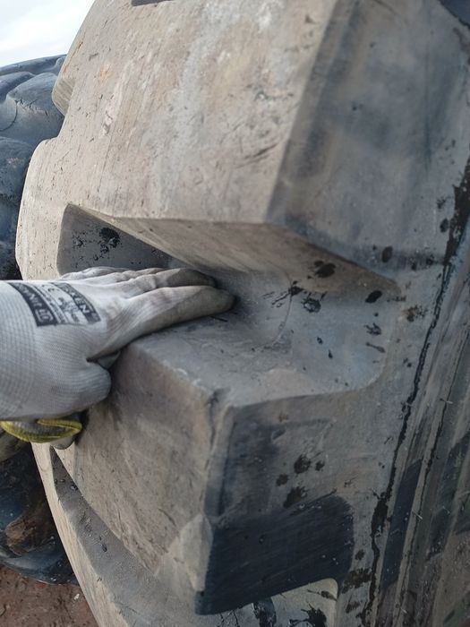Opona 23.5r25 trelleborg L5 skalna ładowarka liebherr JCB