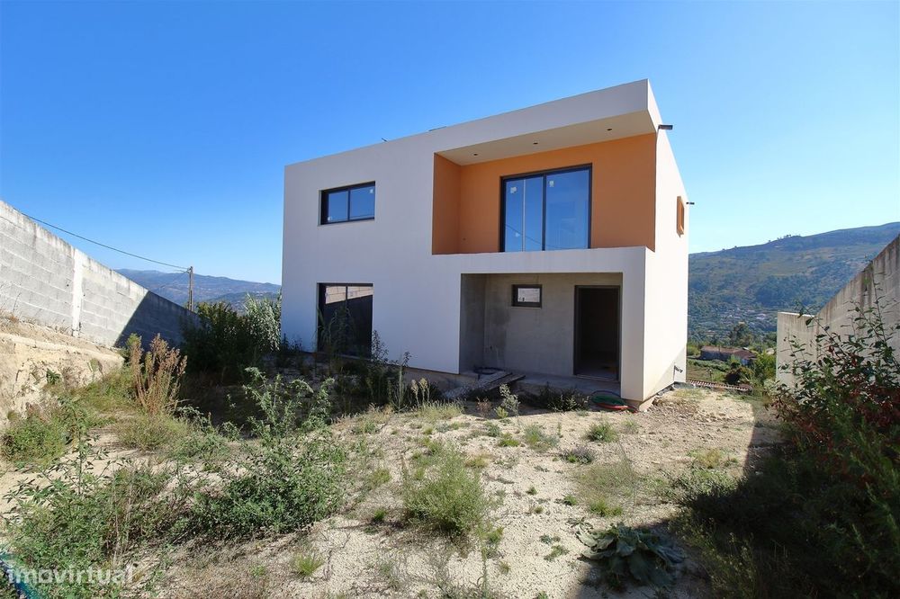 Moradia T4 Venda em Santiago de Piães,Cinfães