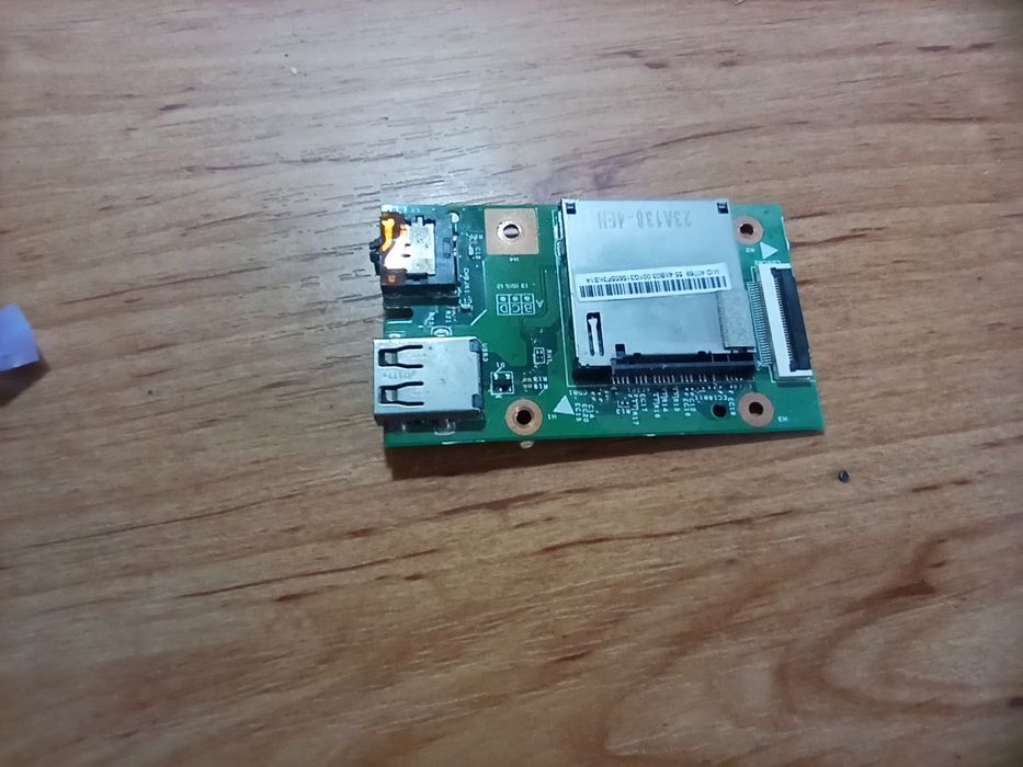 Запчастя до ноута LENOVO B590