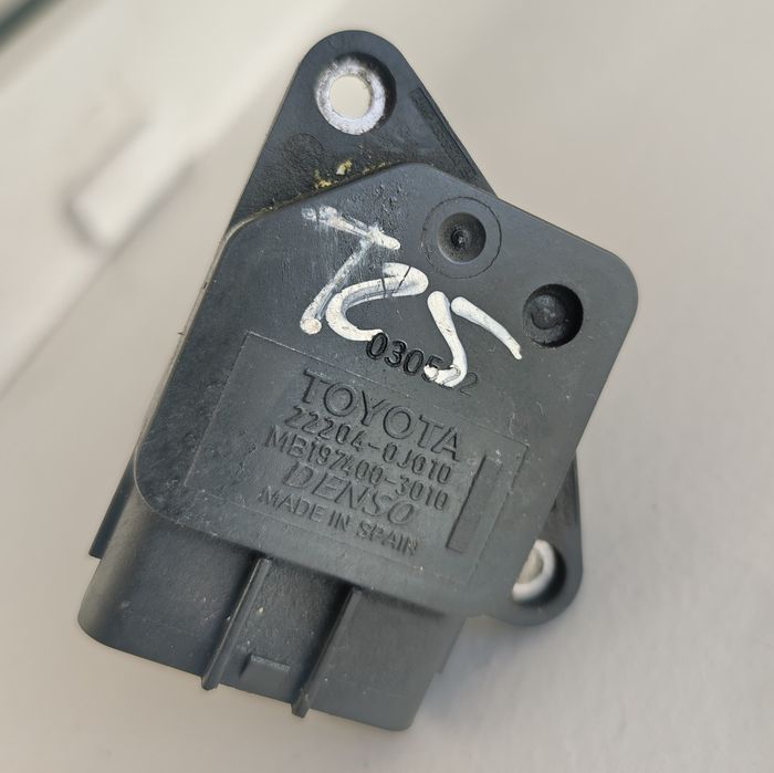 Витратомір повітря Toyota. Орігинал Denso 2220-40J010
Працює як новий,