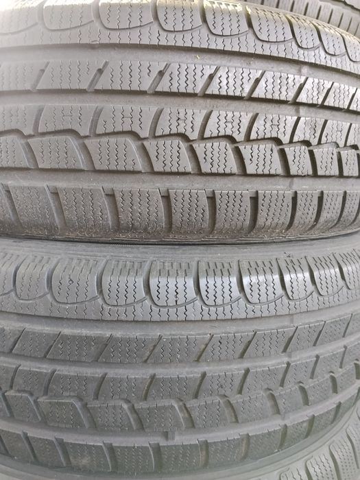 Toyo 215 65 r16C 4шт шини б'у резина гума з Європи
