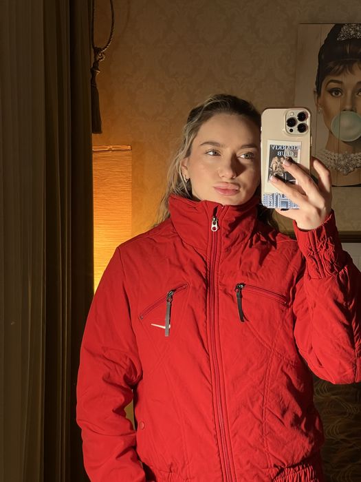 Куртка найк червона