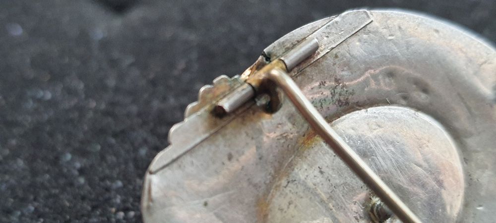 Брошь старинная массивная