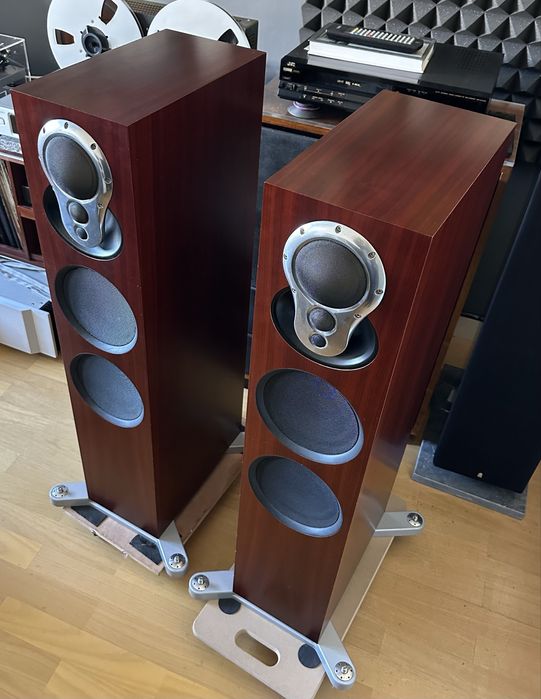 Linn Akurate 242 - colunas hifi de referência
