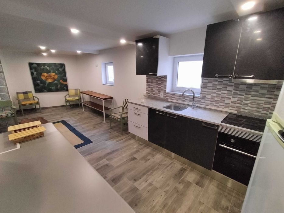 Casa mobilada para arrendar no Centro do Porto (T3)