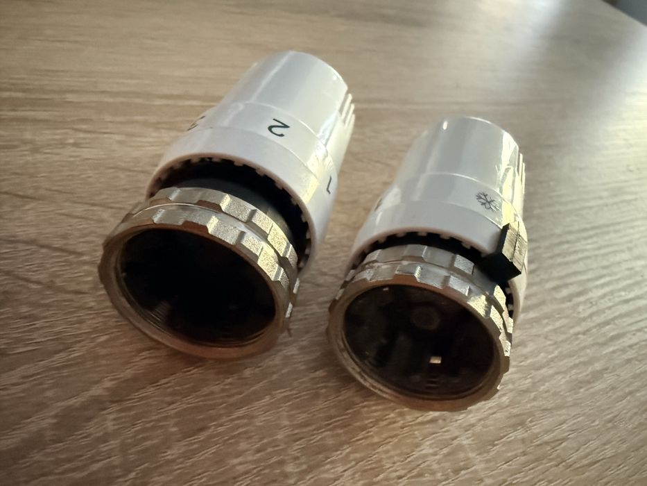2 głowice termostatyczne 4m+