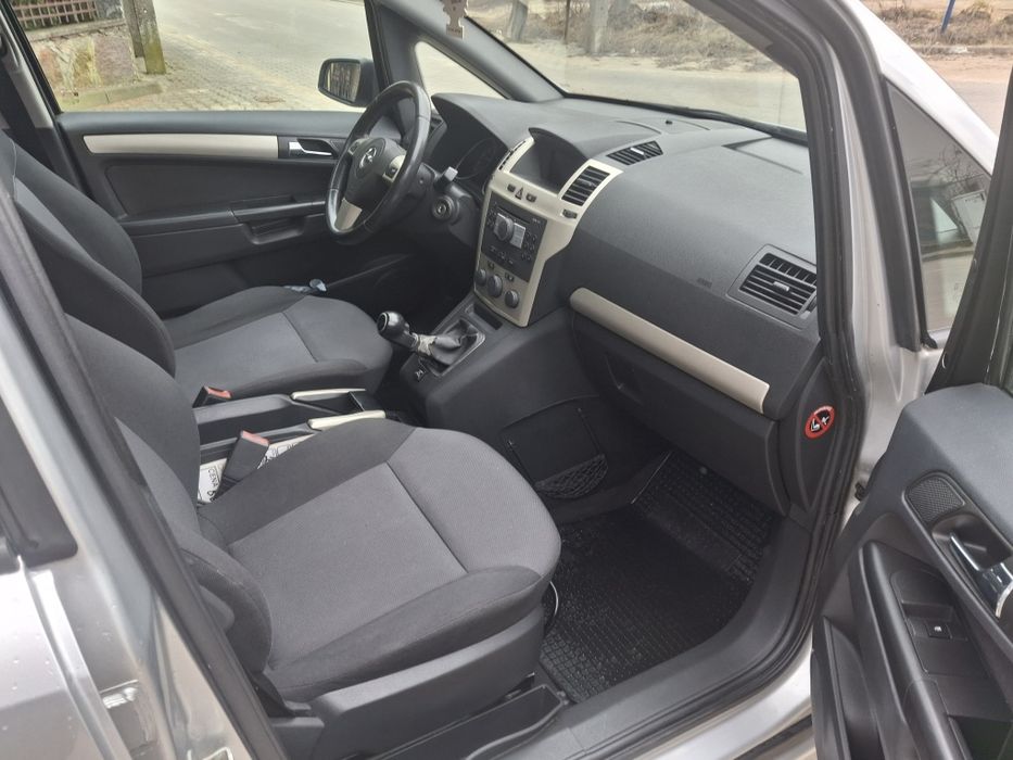 Opel Zafira benzyna +gaz 7 miejsc mogę zamienic