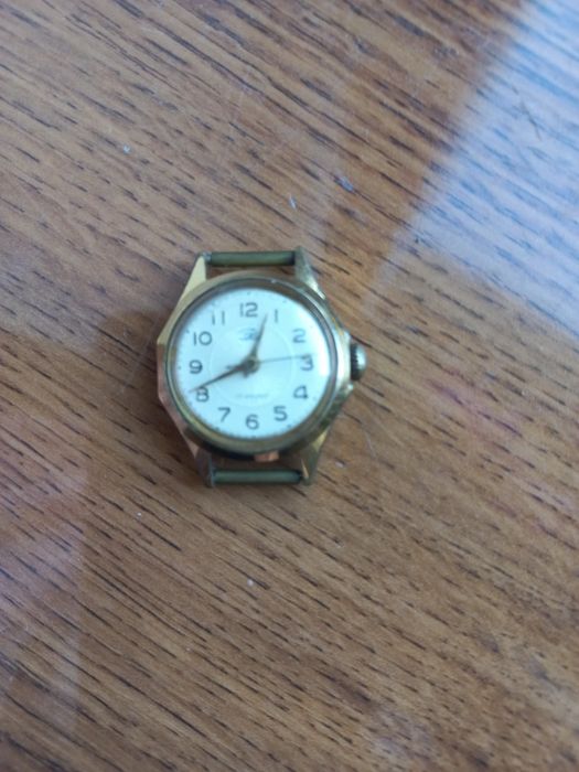 Годиник для жінок  у подарунок