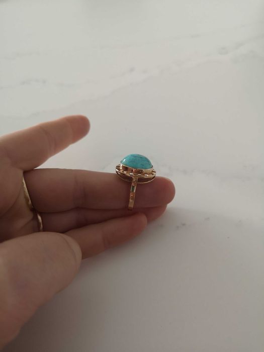 złoty pierścionek z turkusem, Warmet, unikat