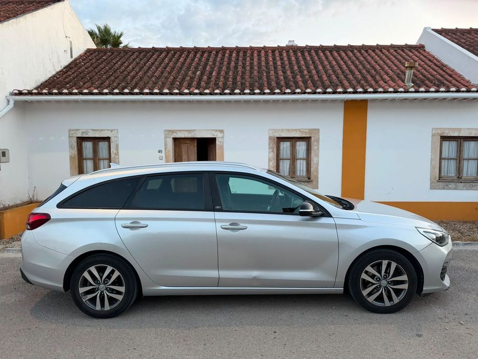 Hyundai i30 SW 1.6 CRDi Blue GO! DCT