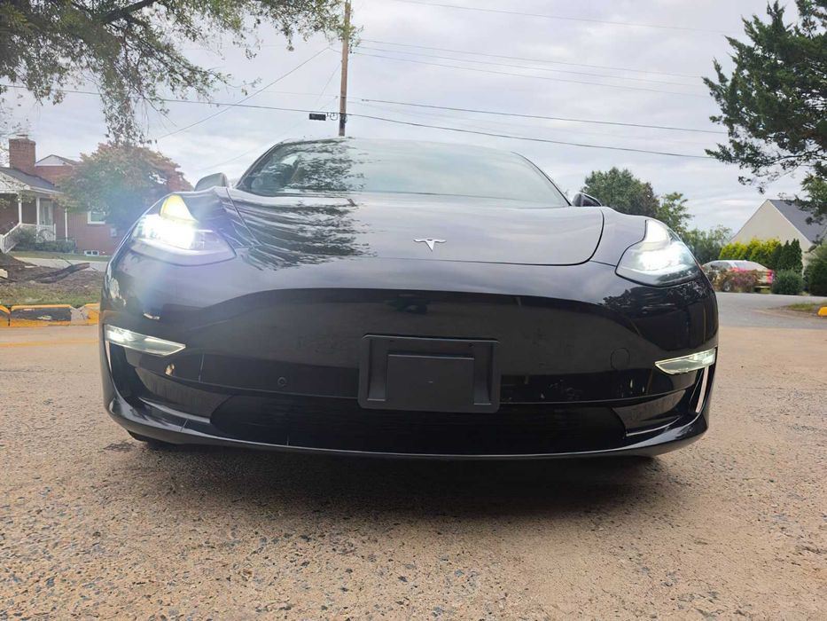 Tesla Model 3      2018