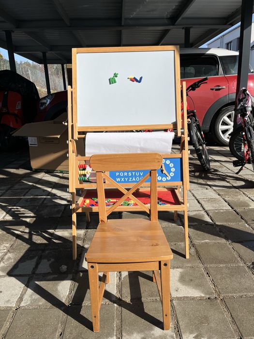 Tablica i stolik z krzeselkiem
