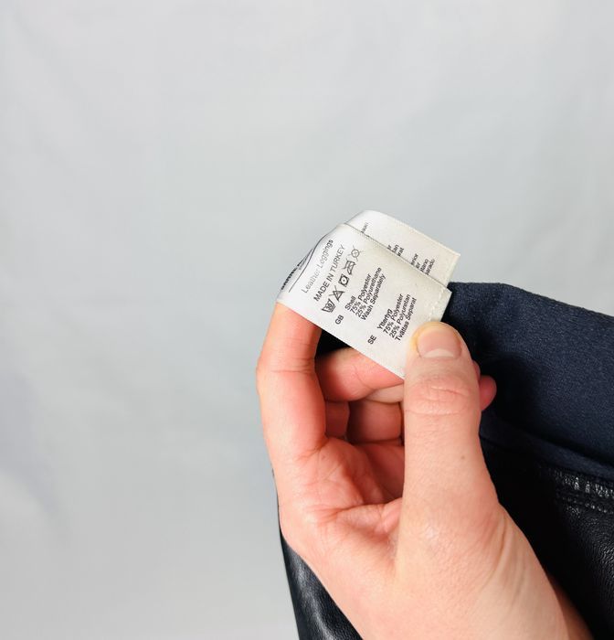 Czarne legginsy imitacja skóry M 38