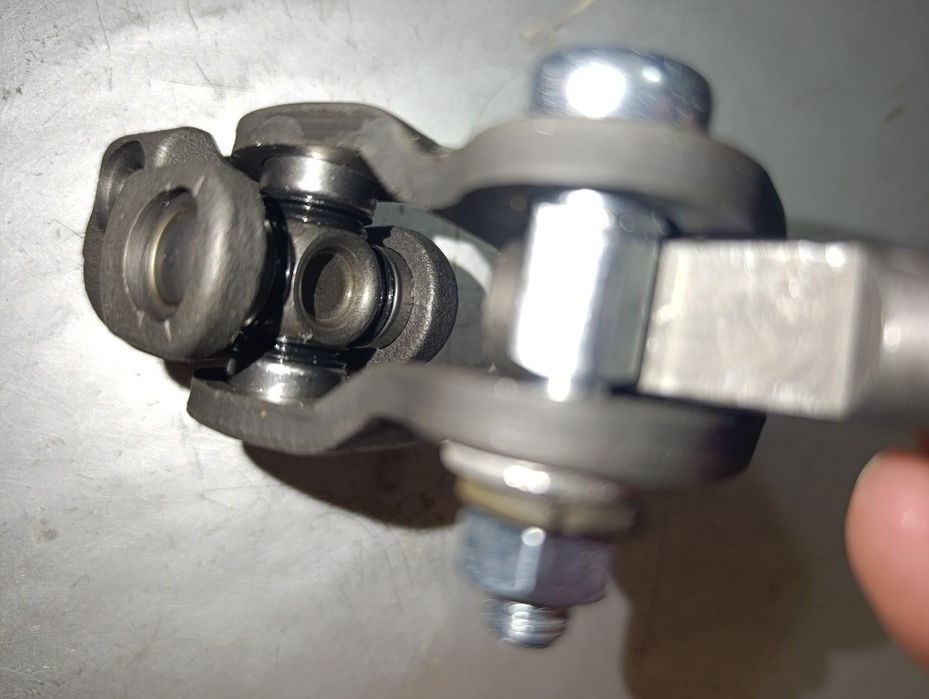 Вал промежуточный(карданчик рулевого вала) Лада Калина