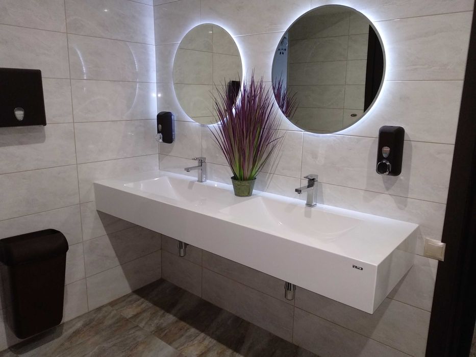 столешница над стиральной машиной, умивальник со столешницей