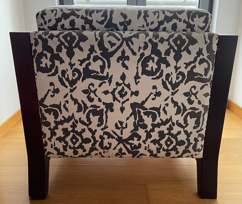 2 Cadeirões de Sala ou Quarto em bom estado - ja só resta um