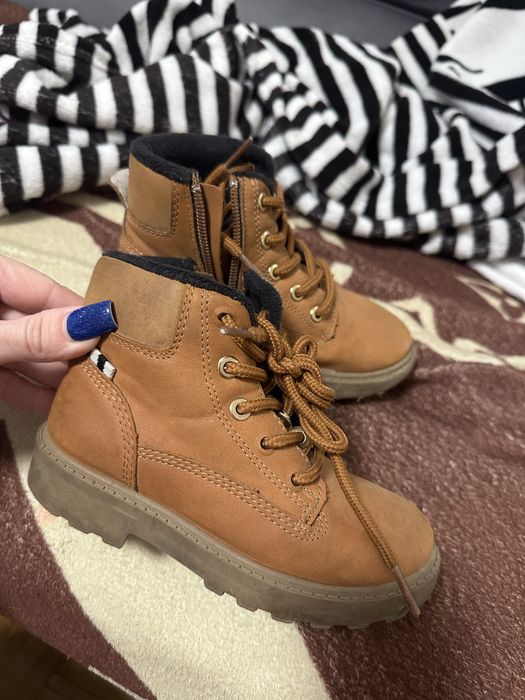 Buty zimowe dla chłopca brązowe ocieplane zapinane na zamek