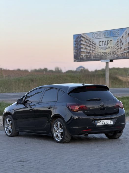 Opel Astra J Hatchback