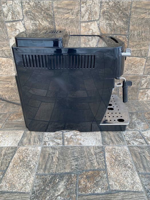 Кавомашина DeLonghi Magnifica S 2021 рік гарантія магазин