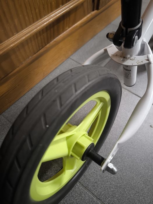 Bicicleta sem rodas criança